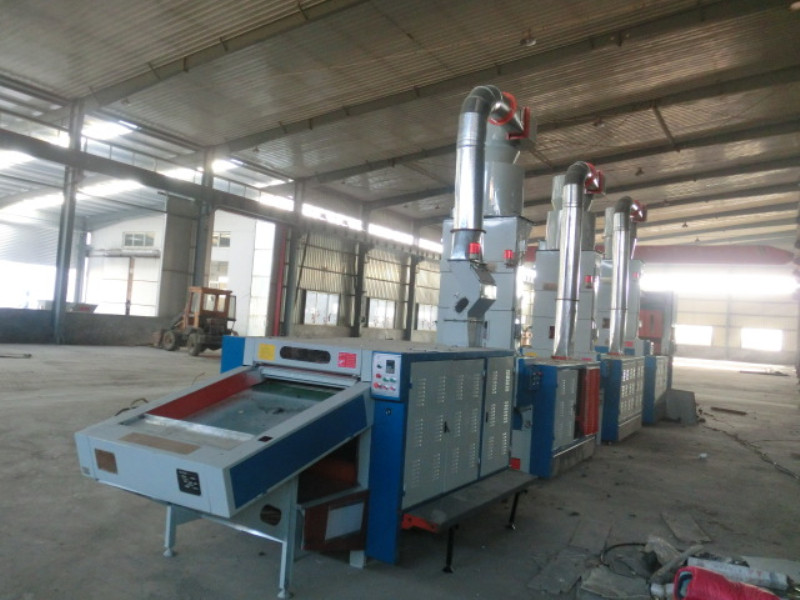 Waste clothes fabric recycling machine for car interior